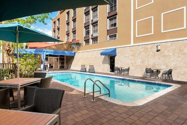 Hampton Inn By Hilton And Suites Ft. Lauderdale-Airport image 6